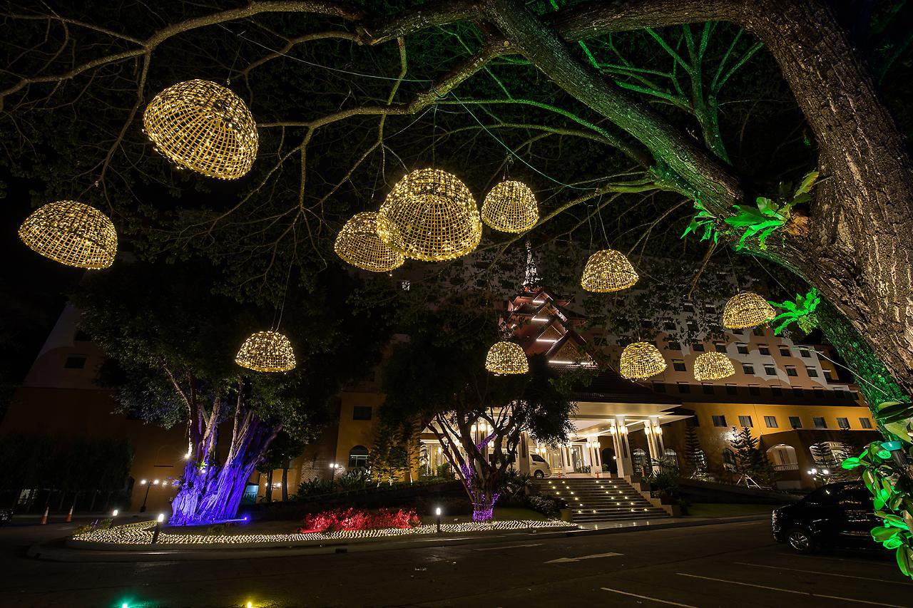 The Heritage Chiang Rai Hotel And Convention Esterno foto The 2016 Holiday Light Festival