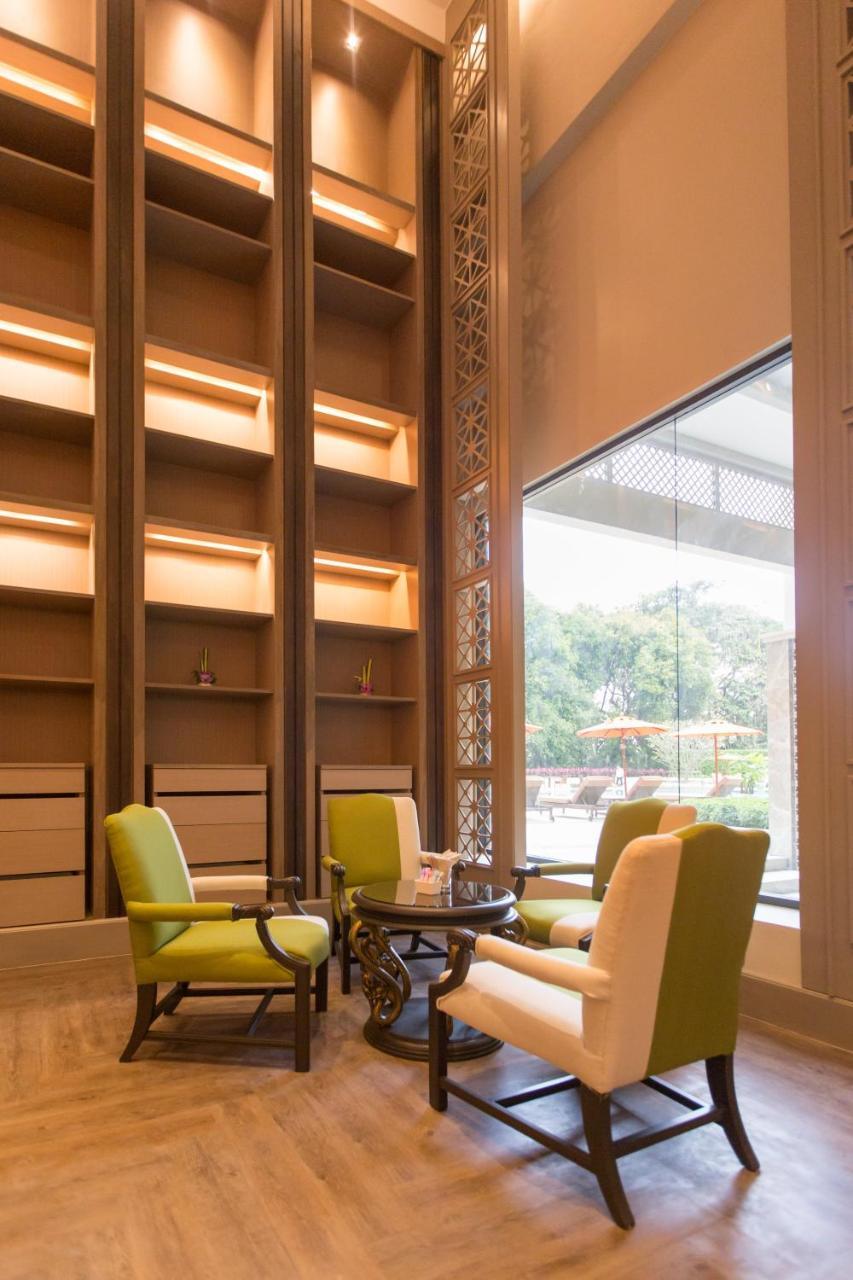 The Heritage Chiang Rai Hotel And Convention Esterno foto The interior of the lounge