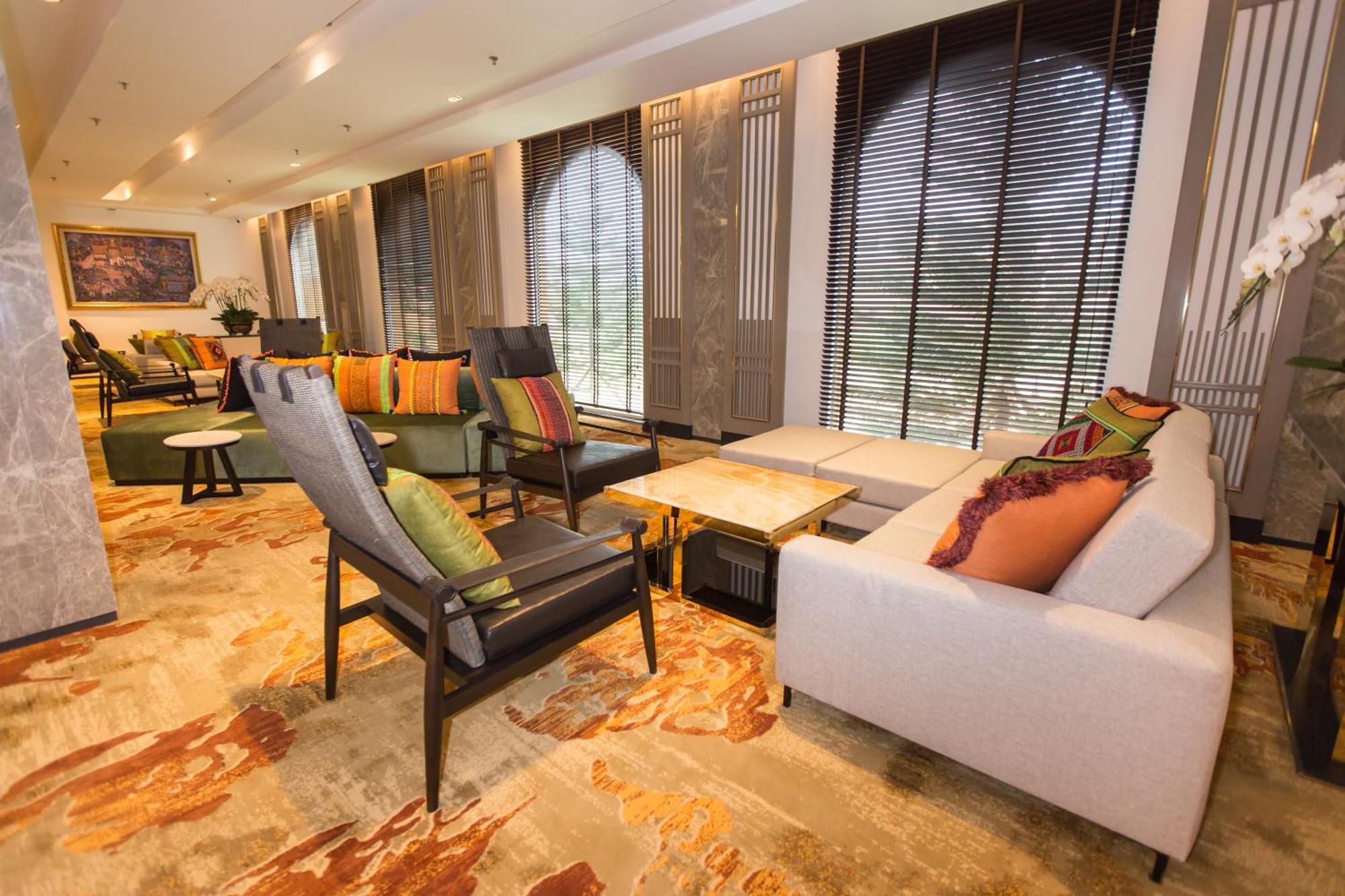 The Heritage Chiang Rai Hotel And Convention Esterno foto The lounge at the airport