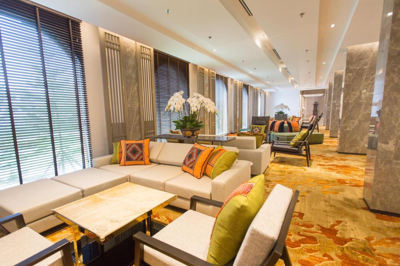 The Heritage Chiang Rai Hotel And Convention Esterno foto The lobby of the hotel