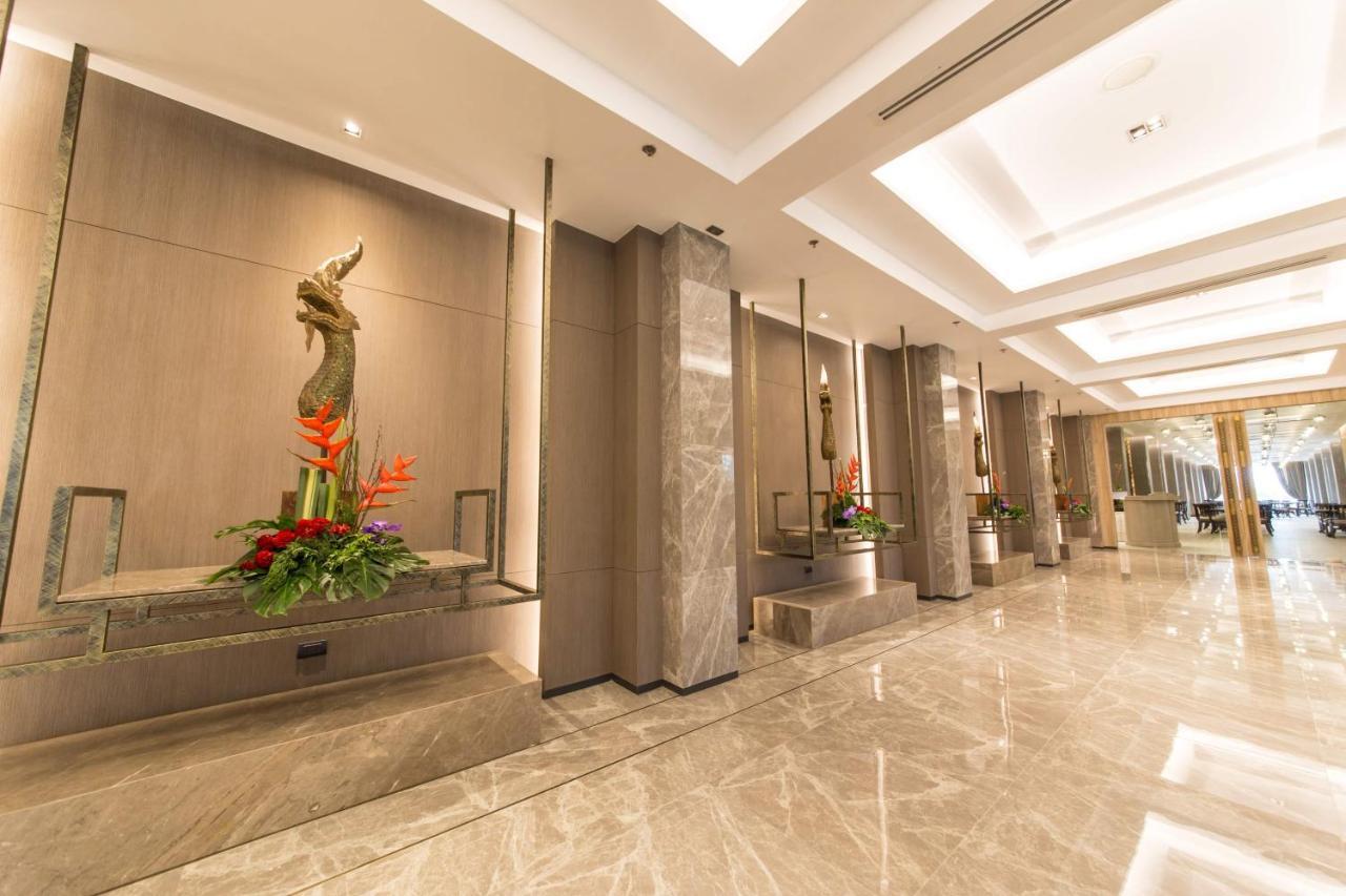 The Heritage Chiang Rai Hotel And Convention Esterno foto The lobby of the hotel