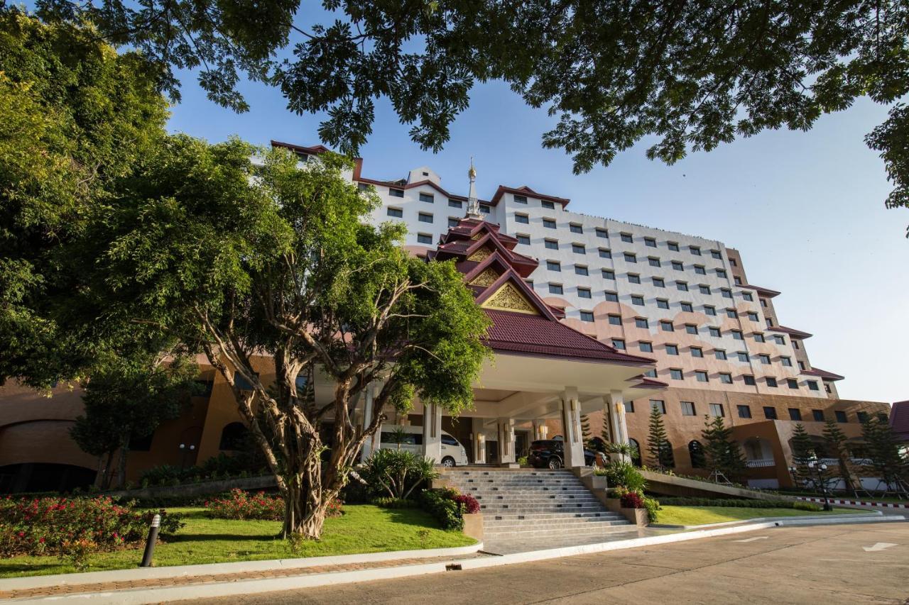 The Heritage Chiang Rai Hotel And Convention Esterno foto The Royal Thai Police Hospital