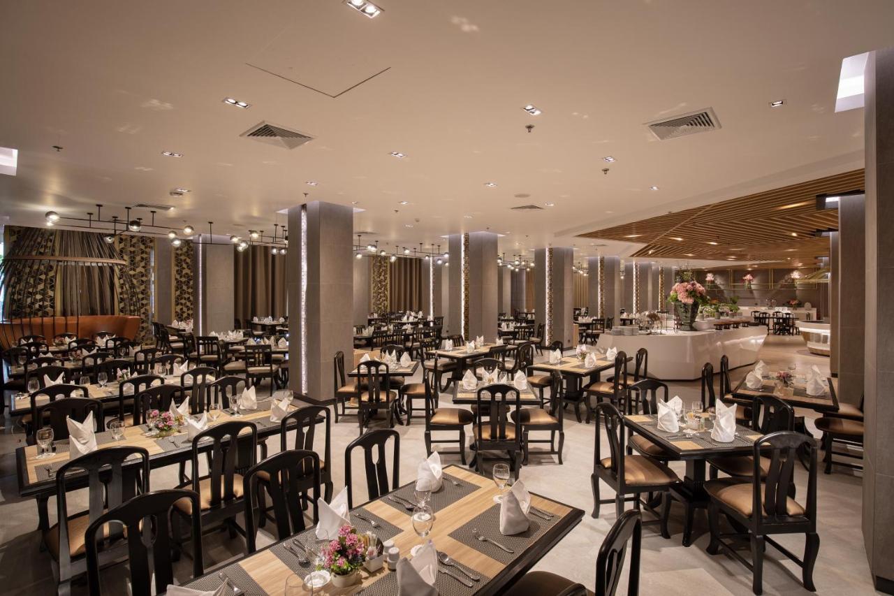 The Heritage Chiang Rai Hotel And Convention Esterno foto The restaurant