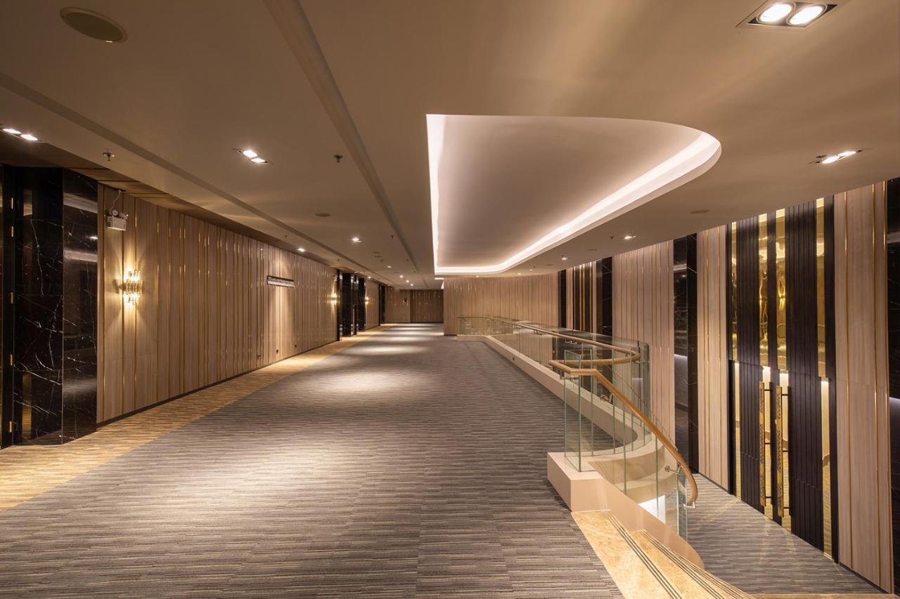 The Heritage Chiang Rai Hotel And Convention Esterno foto The interior of the hotel