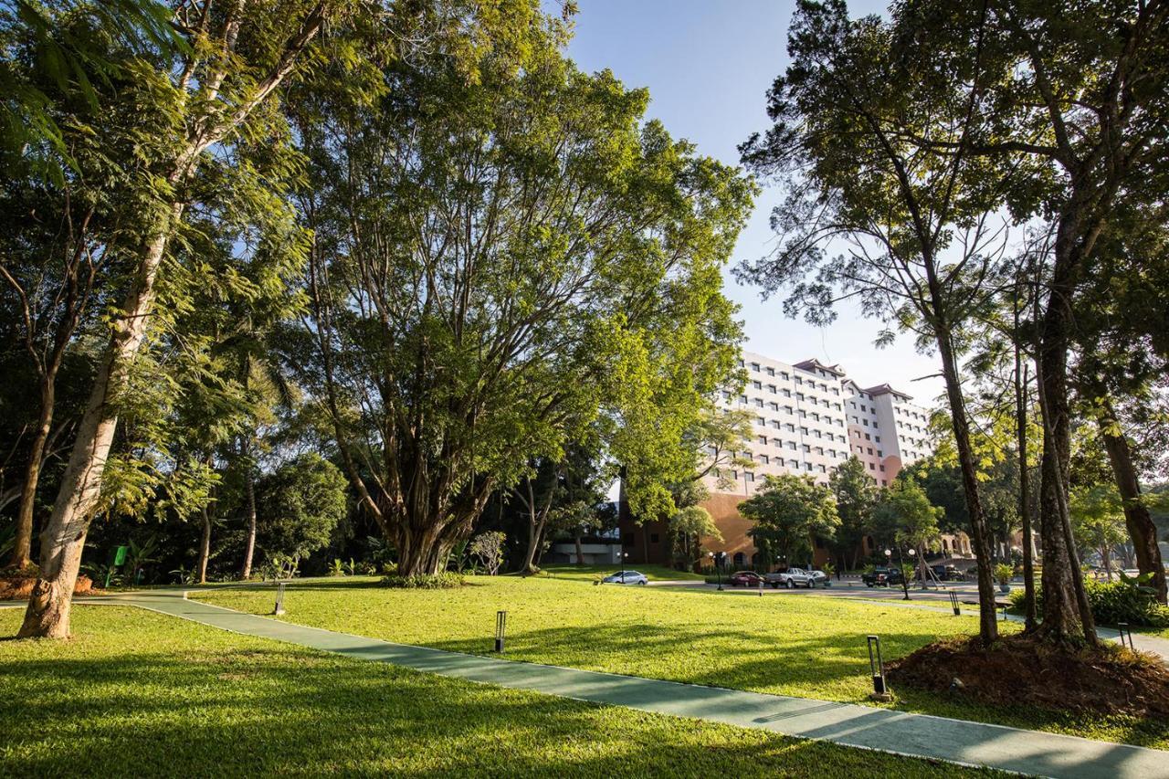 The Heritage Chiang Rai Hotel And Convention Esterno foto The park